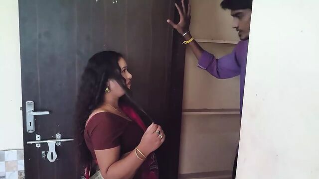 Delhi wali aunty ki bhookh mitai